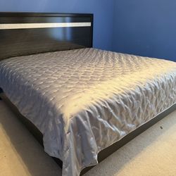 MODERN KING SIZE Bed Frame - Black with Silver Detail