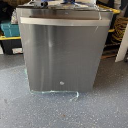 GE 24” Dishwasher 