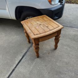 24 x 28 x 24" tall, decent project end table 