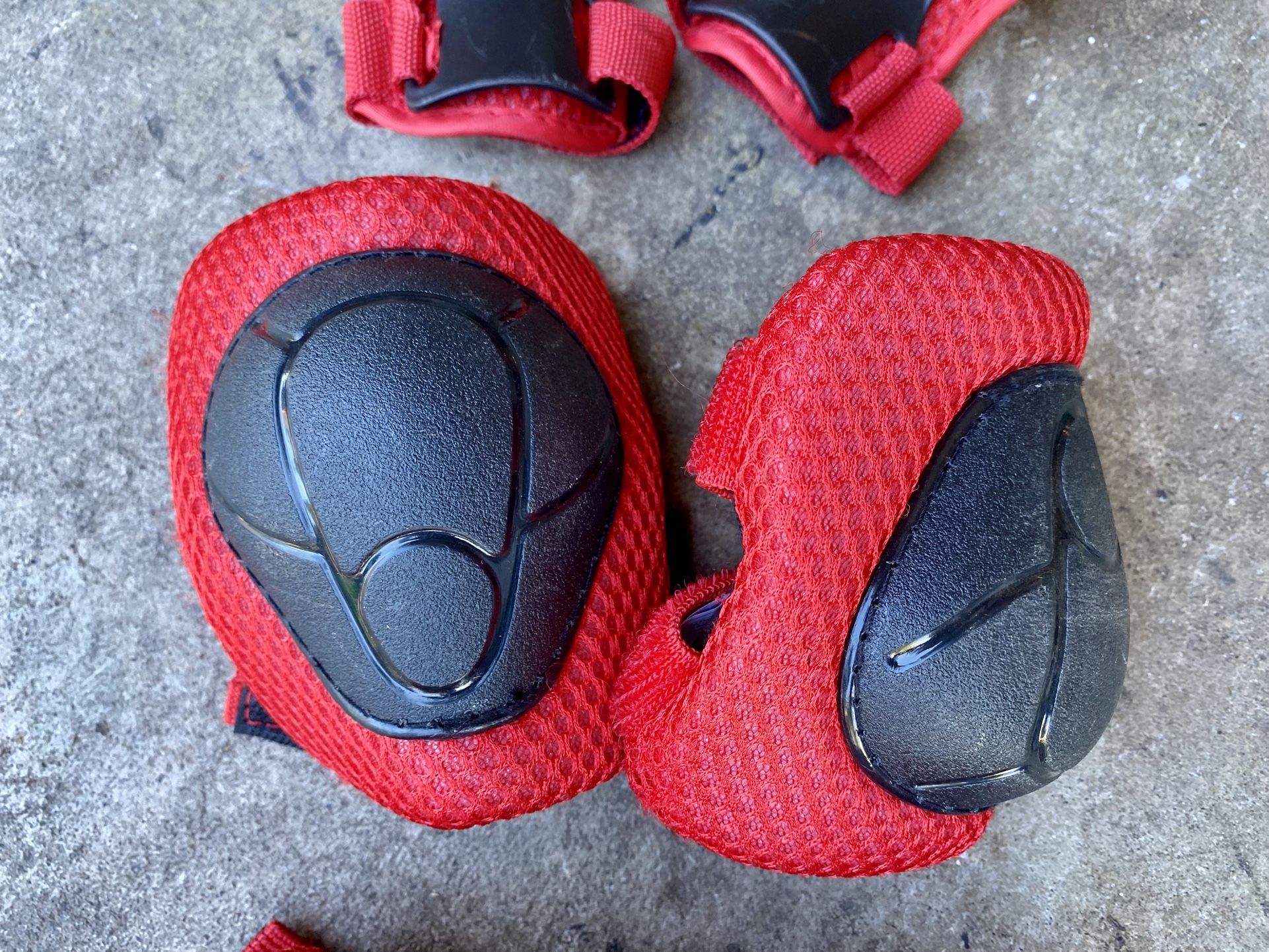 Kids 5-8 Knee, Elbow, Wrist Pads.