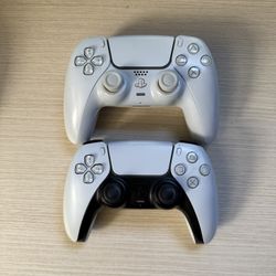 2 PS5 Controllers