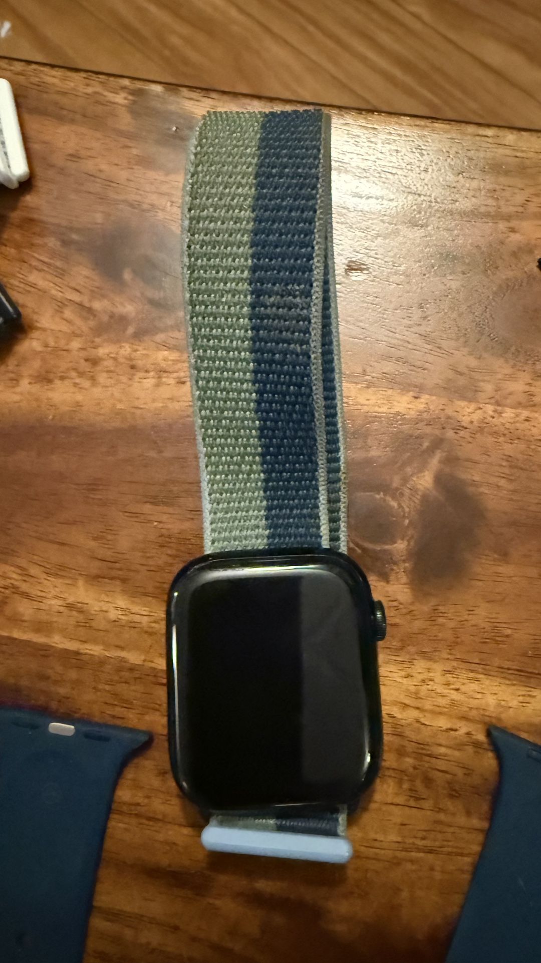 Apple Watch 9 45mm With 12 Bands