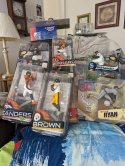 MCFARLAND 6"SPORTS FIGURES NEW IN BOXES
