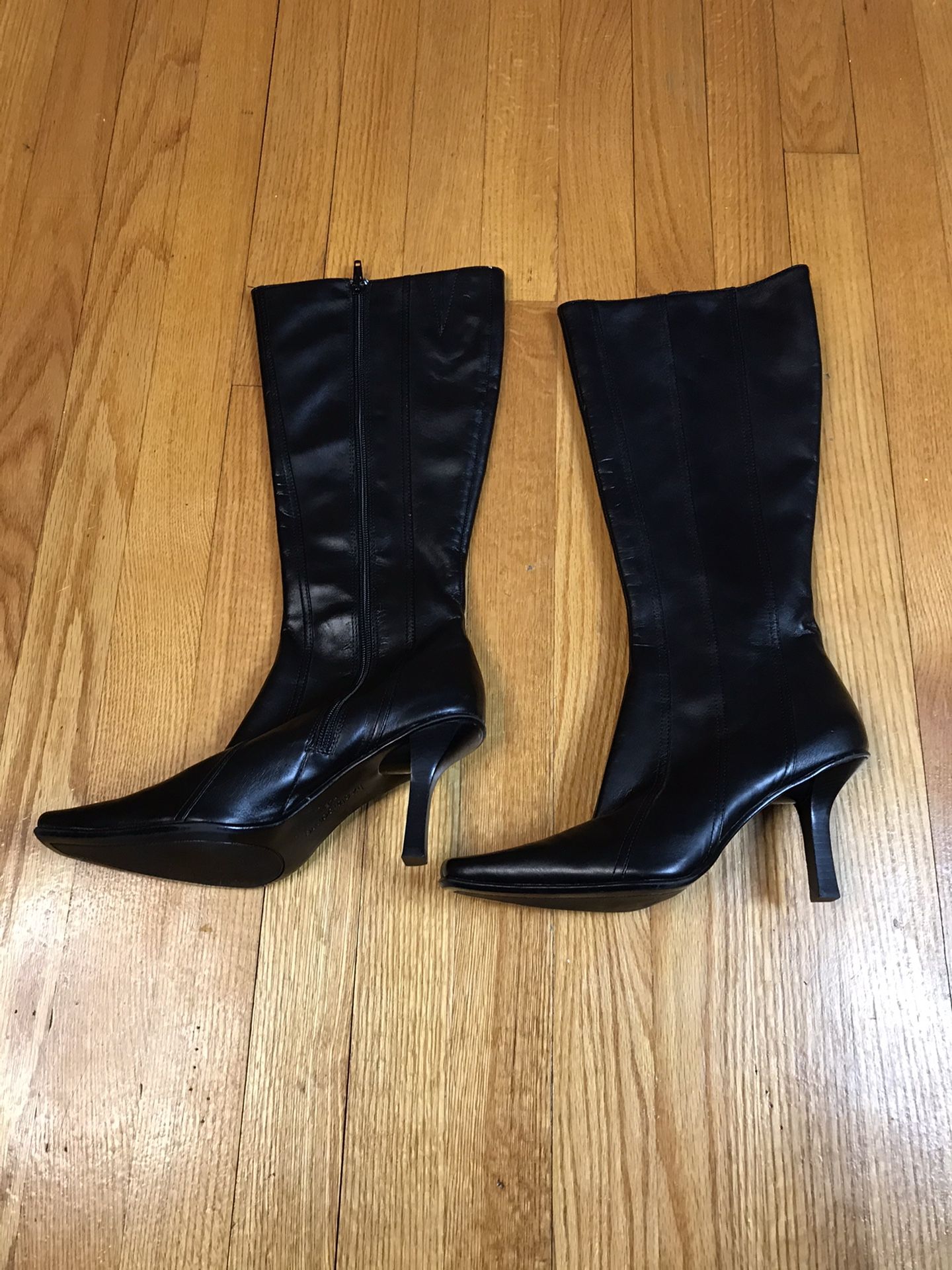Liz Claiborne Flex boots Gently used Size 7.5