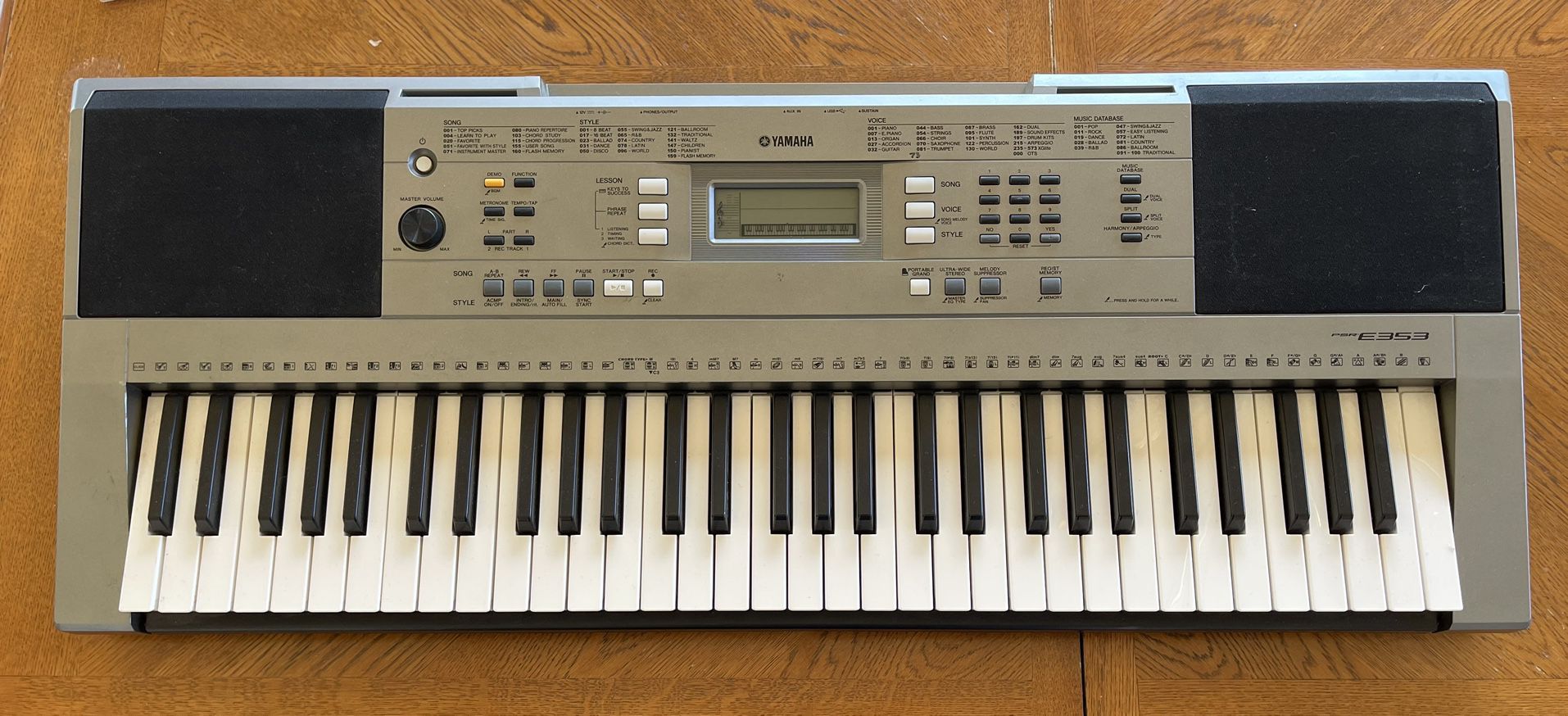 Yamaha PSR E353 Keyboard