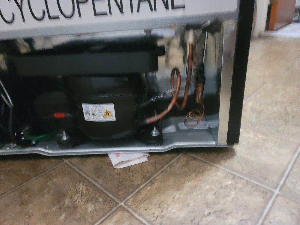 Slightly Use Refrigerator for Sale in Queens, NY OfferUp