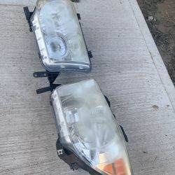 2007-2013 Toyota Tundra Headlights 