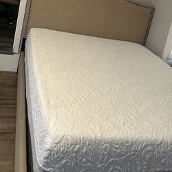 Queen memory foam Mattress $150
