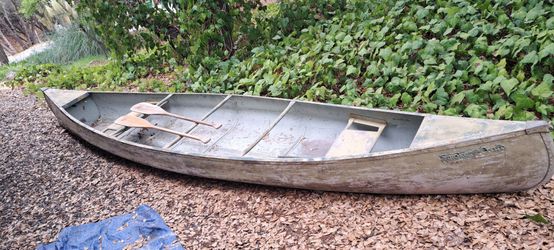 Aluminum 16 foot canoe