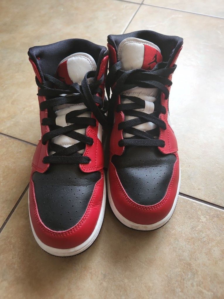 Air Jordan Mid Gs Chicago Black Toe 6Y