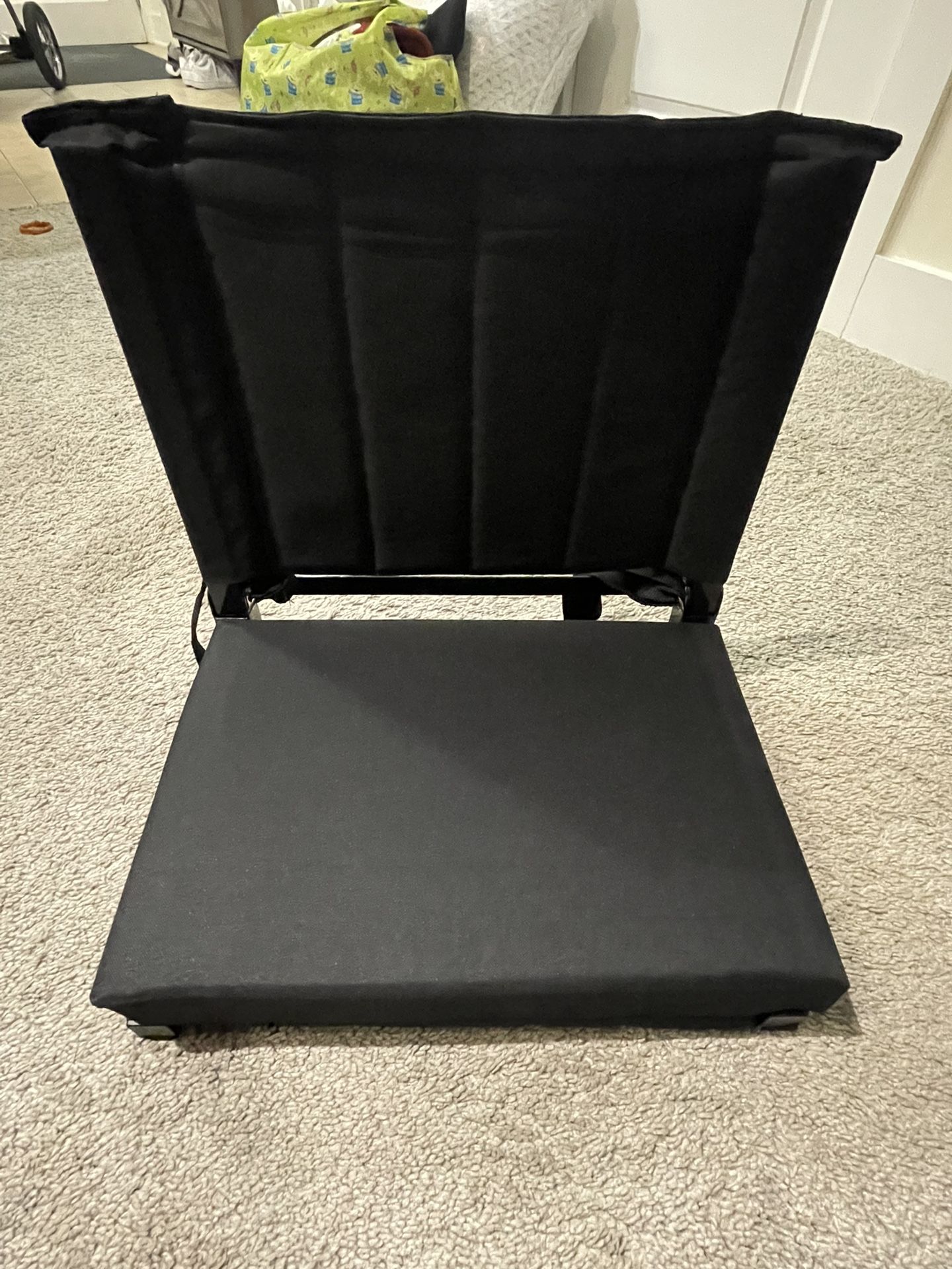 Stadium Chair With Carry Strap