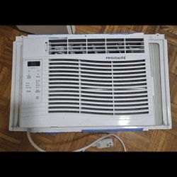 FRIGIDAIRE 5000 BTU DIGITAL AIR CONDITIONER AC