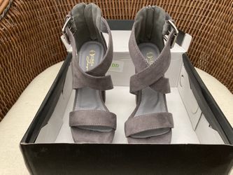 NEW Sexy Strappy Chunky Heel Sandals sz 6