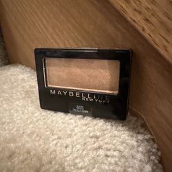 Maybelline Eyeshadow 60S The Glo Down new $2