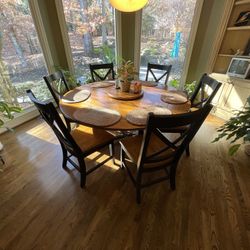 Haverty’s Rustic Farmhouse Style Table & Chairs