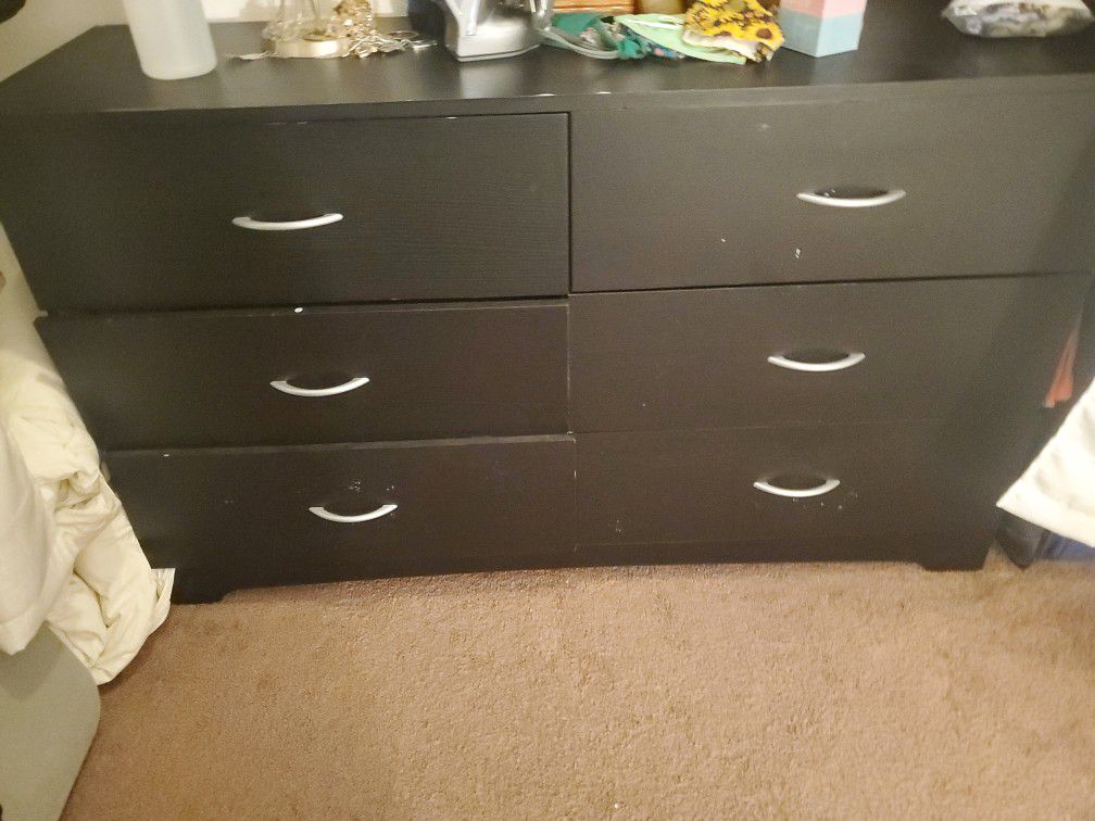 6-drawer Black Dresser FREE