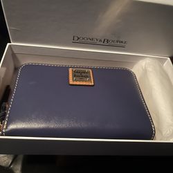 Dooney & Bourke Wallet - New and Beautiful