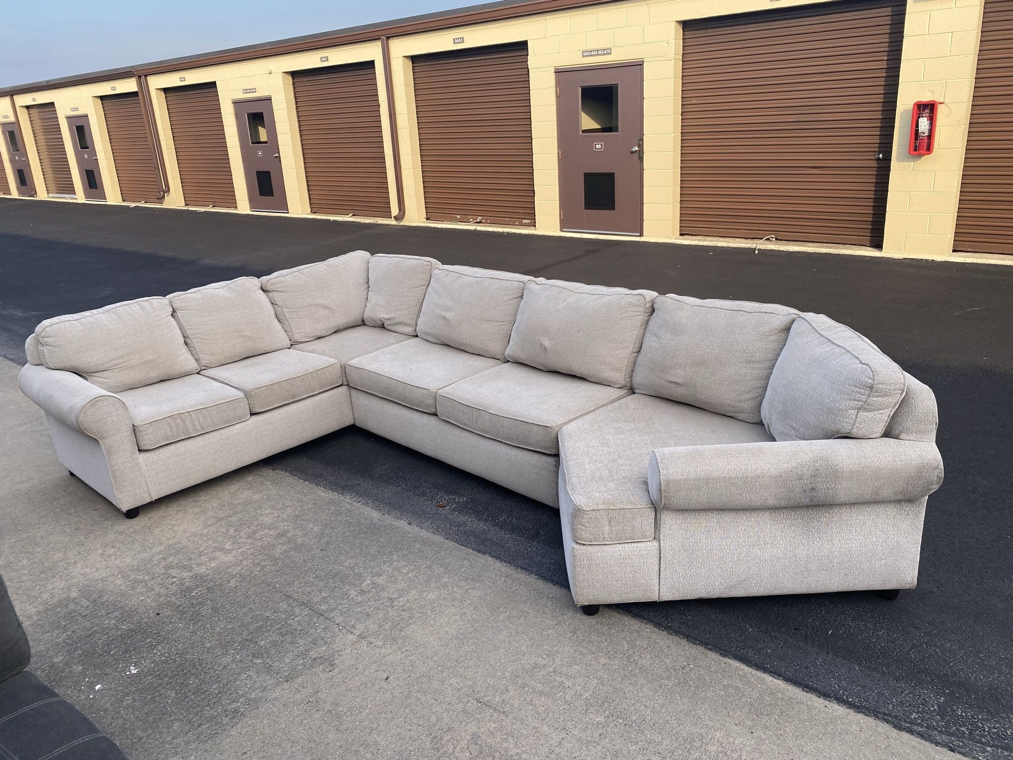 Kroehler Sectional With Cuddler