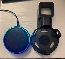 Echo Dot, 3rd gen, w/wall mount holder