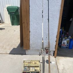 2 Cañas de Pescar Y la Caja de Pescar 