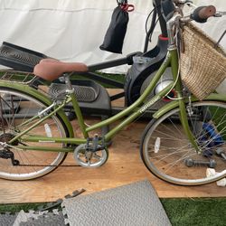 Woman’s Bike With Basket New Tires