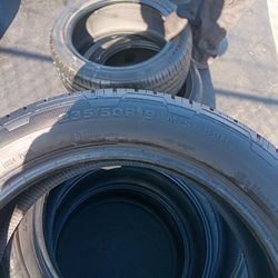 4 llantas 235 50 R19 Continental 4X4 contact