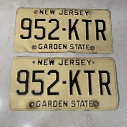 1970'S NEW JERSEY GARDEN STATE LICENSE PLATE PLATES MATCHING PAIR