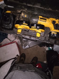 DeWalt 18v Sawzal 