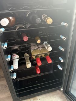 Frigidaire Wine Refrigerator 24 Bottle 19 X17x32