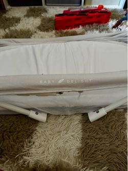 Travel bassinet