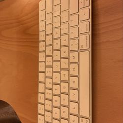 Apple Keyboard 50$