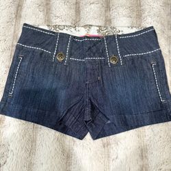 Women’s Shorts, Size 3