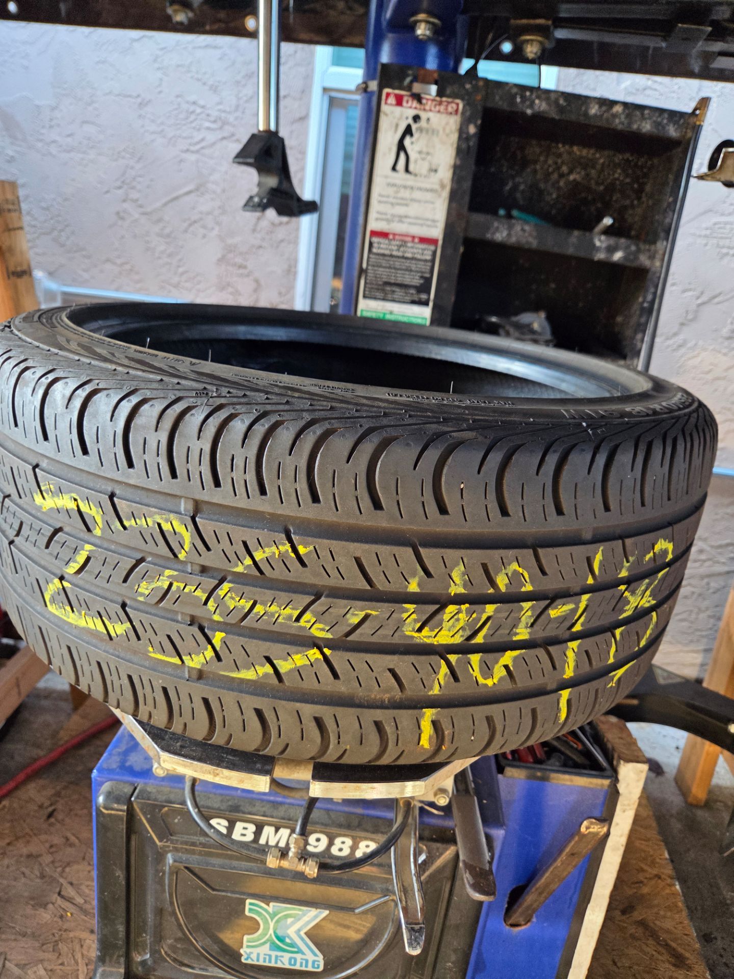 235-40-18 used tire
