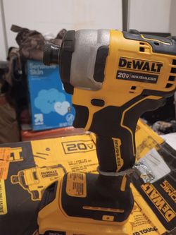 DeWalt 20 volt impacting atomic series