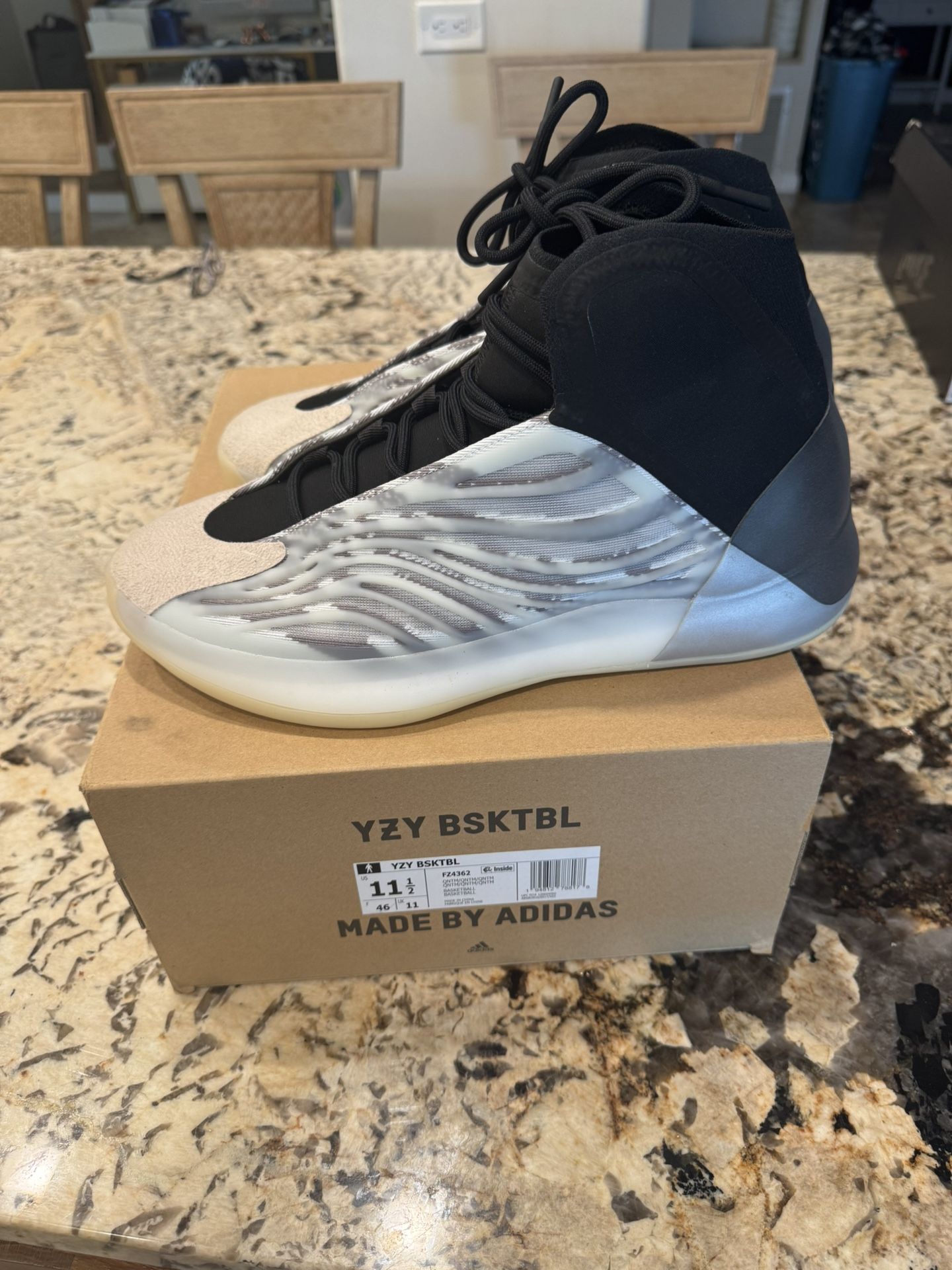 Adidas YZY QNTM BSKTBL Size 11.5 