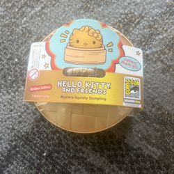 SDCC 2026 Exclusive Hello Kitty Golden Glitter Dumpling Glitter Series COMIC CON