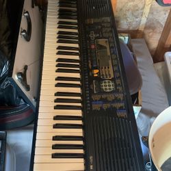 Yamaha Keyboard With Stand 