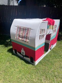Toddler play trailer