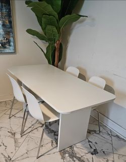 Dining Table with 4 Chairs
