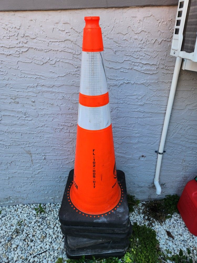 15 Used 36 Inch Cones