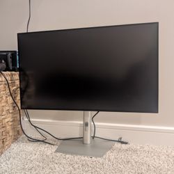 Dell U3223QE 31.5" 4K UHD (3840 x 2160) 60Hz LED Monitor