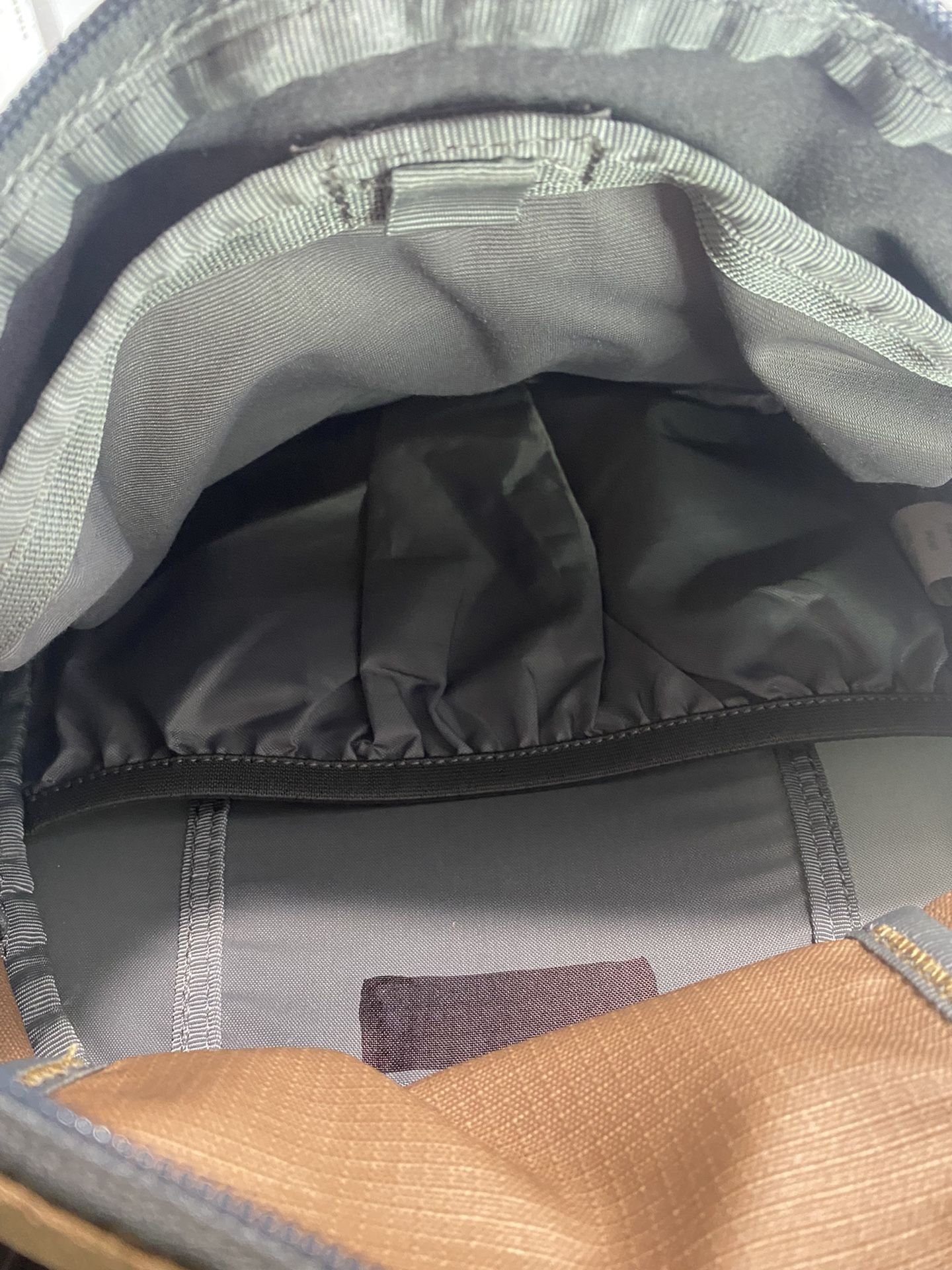 Kelty Jaunt Adjustable Lumbar Waist Shoulder Day Pack Brown Gray