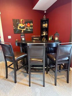 Macy’s Park Avenue Bar with 4 bar stools and wall shelf