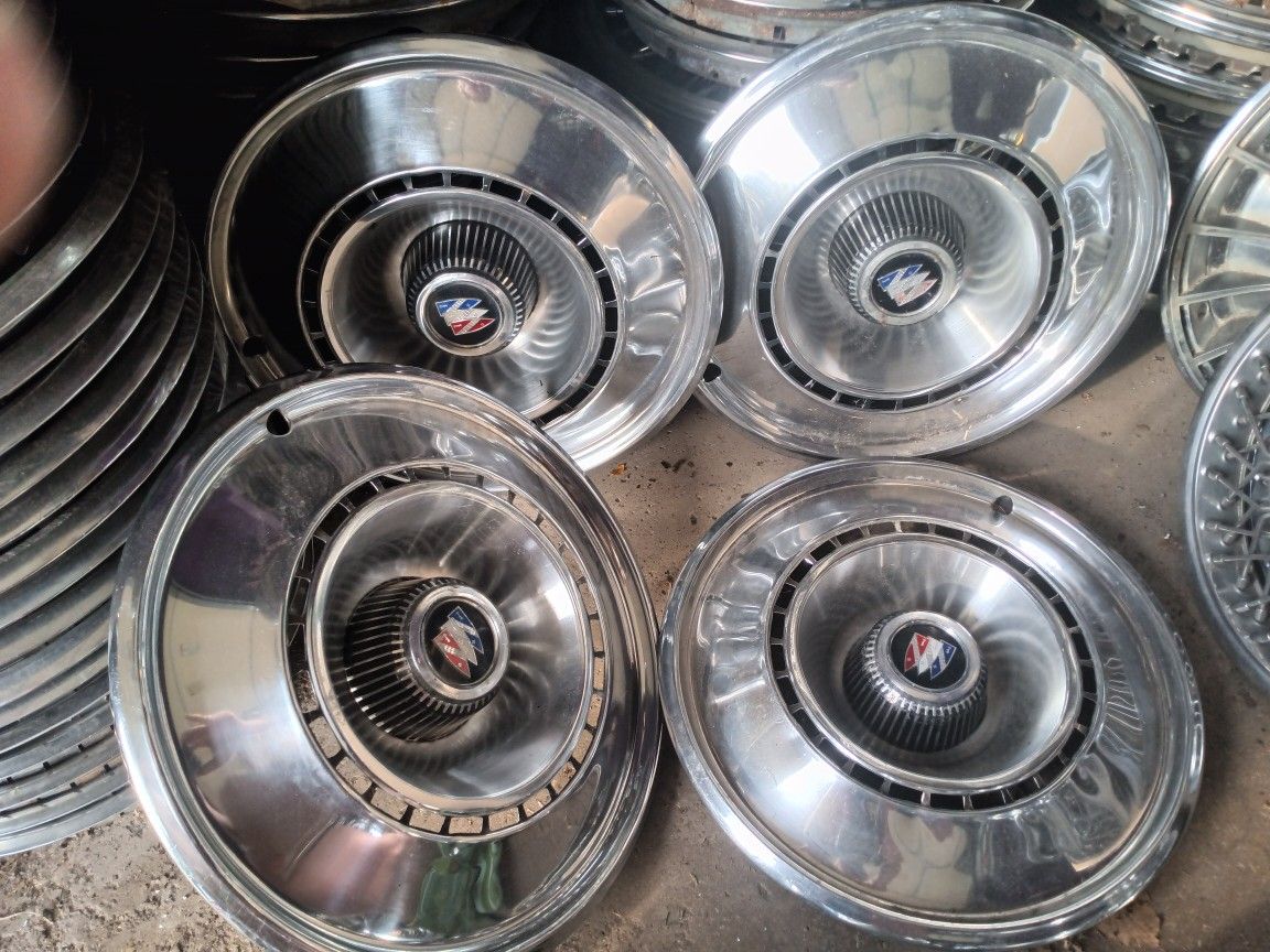 15" Buick Lesabre Hubcap Set