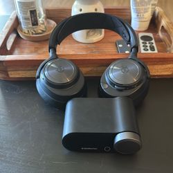 Wireless Headset For Xbox And Ps5 and PC. Bought It For 320$ Last Year At Best Buy. 
