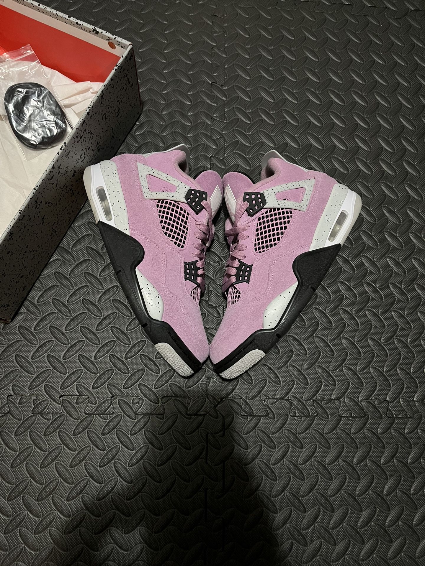 Jordan 4 Retro “Orchid” (2024)