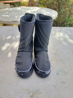 Boys Snow Boots 2 Pairs Size 6 $10 Each