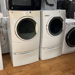 Kenmore Washer Machine And Gás Dryer 27”