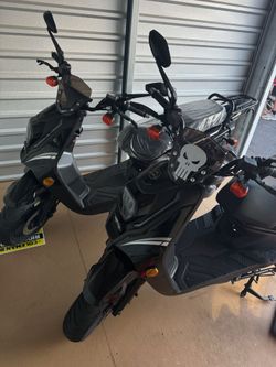 (2) 2024 Black 200cc Amo Scooters
