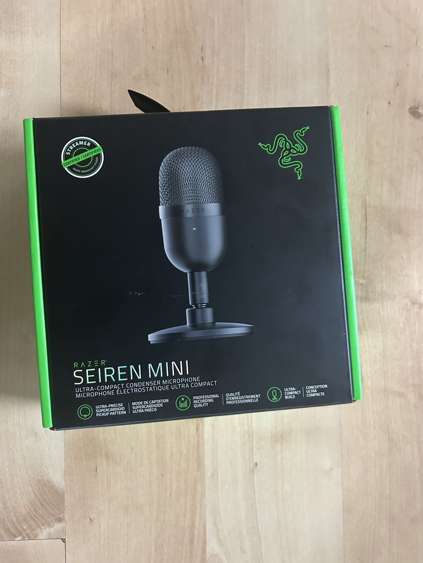 Razar Mic